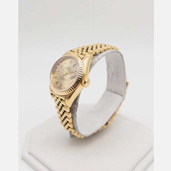 Mint Condition Rolex Ladies 18k Yellow Gold Watch main image 5